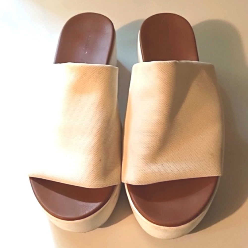 Madden Girl Cream and Brown Slide Sandals Good Condition Size 8. - Picture 8 of 8